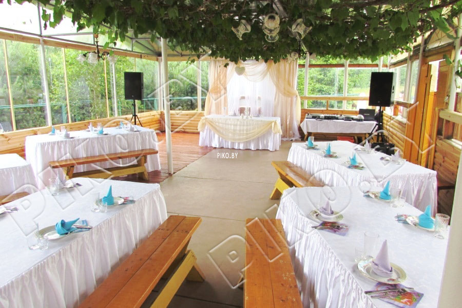 Беседка в Усадьбе Ельница на Китаева 77а