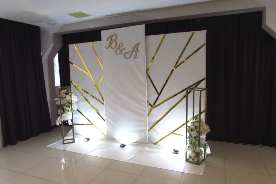 Уай Холл Ольшевского 10